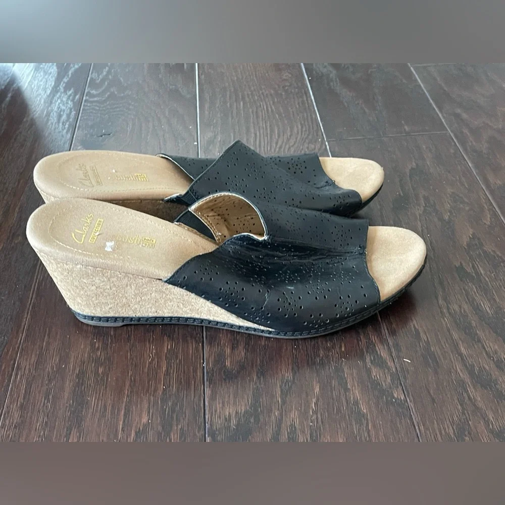 Clarks Black Leather Sandal Wedges Open  Toe Women Size 12 M